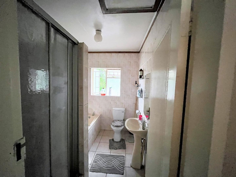 2 Bedroom Property for Sale in Langenhovenpark Free State